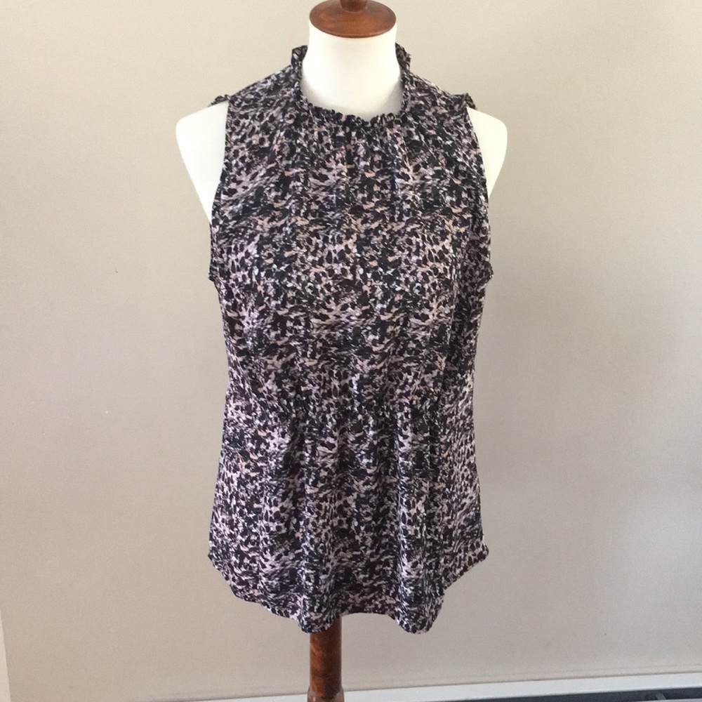 H&M Sleeveless blouse 💕